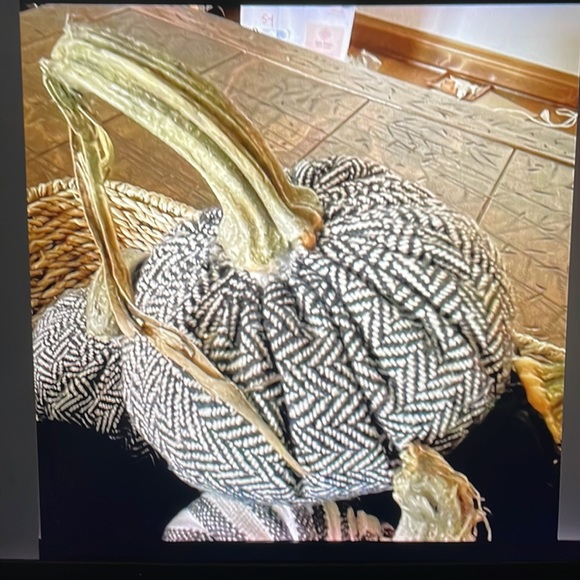 Pumpkin handmade w/real pumpkin stems - Picture 2 of 9